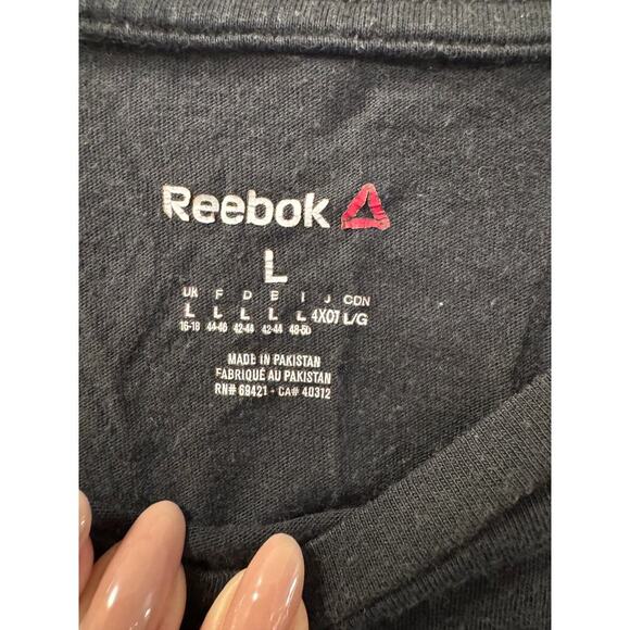 Reebok Large Black Distressed Women's Dance Short Sleeve Crewneck Athletic Tee - Picture 4 of 8